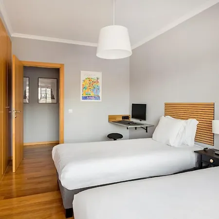 Elegant Flat In Benfica - 10 Min To Center