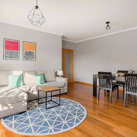 Elegant Flat In Benfica - 10 Min To Center Διαμέρισμα *