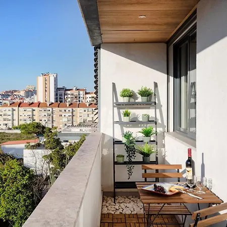 Elegant Flat In Benfica - 10 Min To Center リスボン