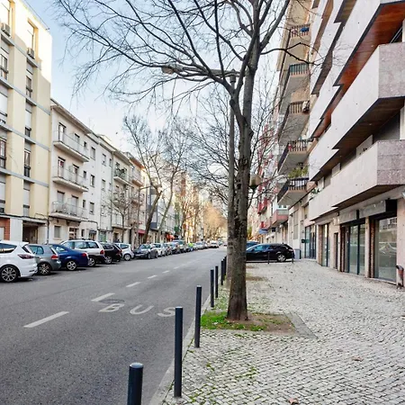 Elegant Flat In Benfica - 10 Min To Center * Lisboa