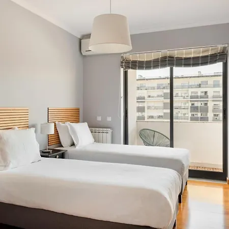 Elegant Flat In Benfica - 10 Min To Center Apartamento