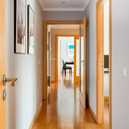 Elegant Flat In Benfica - 10 Min To Center Lisboa