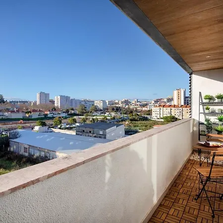 Elegant Flat In Benfica - 10 Min To Center *